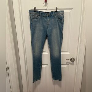 NWT-never worn. Guess Jeans Women's Size 32 Low Rise Jegging Maxine Fit